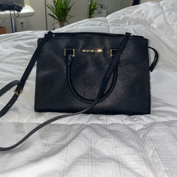 Michael Kors Handbags - Michael Kors Selma Satchel